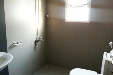 Bathroom Image 3