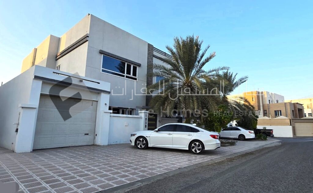 Villa for rent in Al Hail North