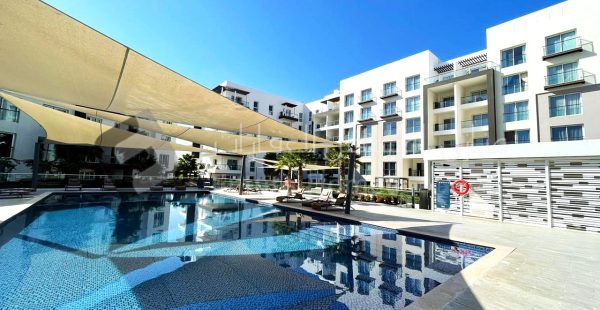 Al Mouj swimming pool